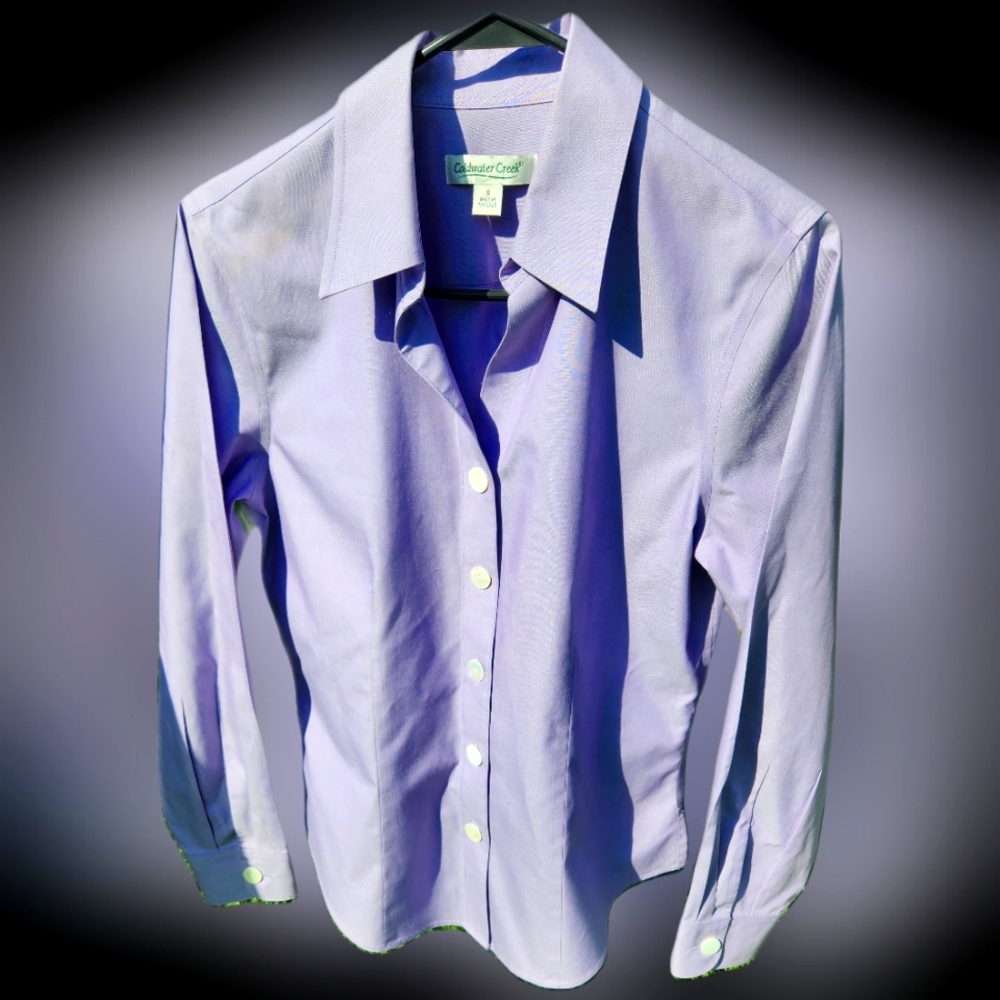 Woman's tailored blouse in pale purple Small. Lots of detail, Coldwater creek